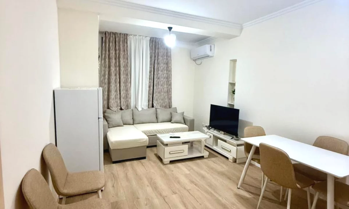 Shtepi me qera Apartament ne Tirane, 1+1, Mobilimi E mobiluar, Pagesa 40,000  Leke.