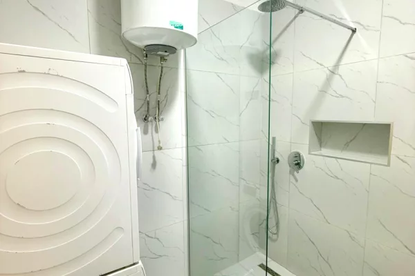 Shtepi me qera Apartament ne Tirane, 1+1, Mobilimi E mobiluar, Pagesa 40,000  Leke.