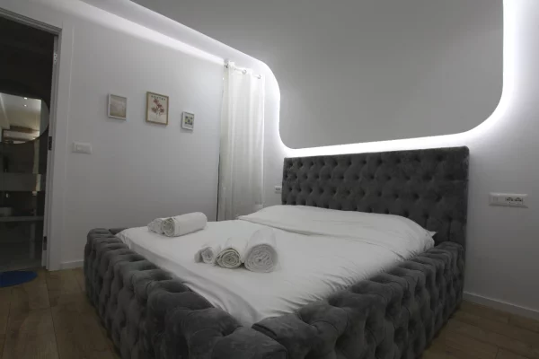 Shtepi me qera Apartament ne Tirane, Garsoniere, Mobilimi E mobiluar, Pagesa 550  Euro.