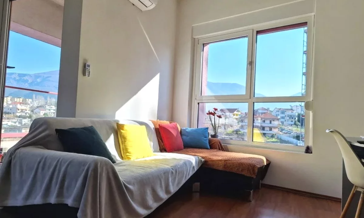 Shtepi me qera Apartament ne Tirane, 2+1, Mobilimi E mobiluar, Pagesa 60,000  Leke.