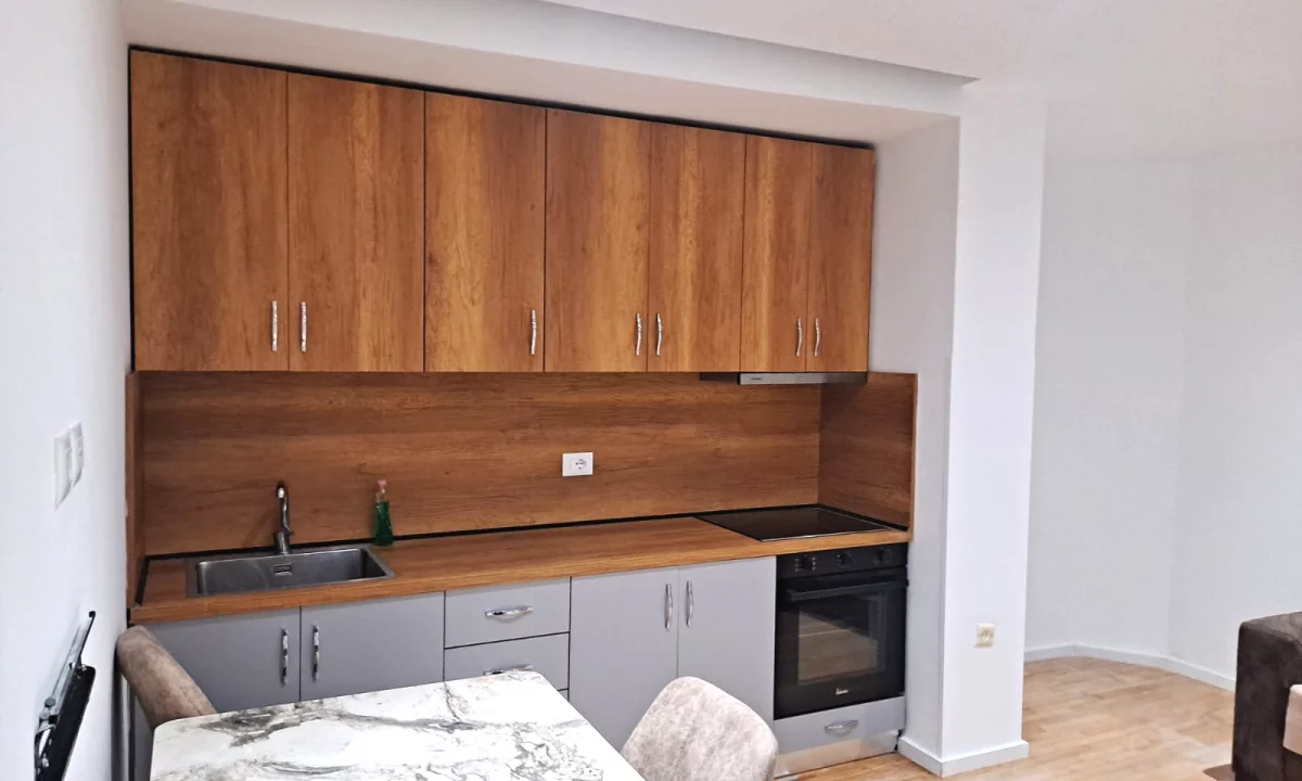 Shtepi me qera Apartament ne Tirane, 2+1, Mobilimi E mobiluar, Pagesa 550  Euro.