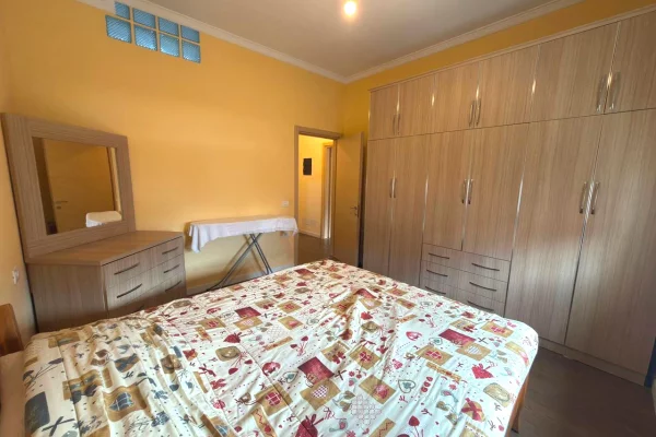 Shtepi me qera Apartament ne Tirane, 1+1, Mobilimi E mobiluar, Pagesa 55,000  Leke.