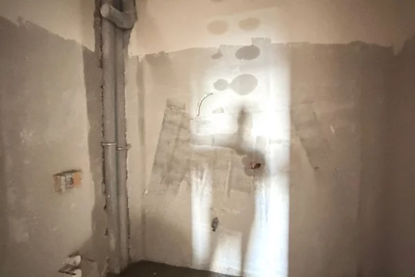 Shtepi ne shitje Apartament ne Tirane, 2+1, Mobilimi Bosh, pa mobiluar, Pagesa 92,446  Euro.