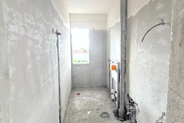 Shtepi ne shitje Apartament ne Tirane, 2+1, Mobilimi Bosh, pa mobiluar, Pagesa 92,446  Euro.