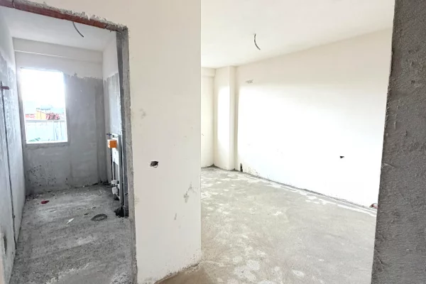 Shtepi ne shitje Apartament ne Tirane, 2+1, Mobilimi Bosh, pa mobiluar, Pagesa 92,446  Euro.