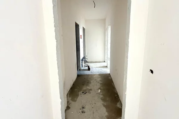 Shtepi ne shitje Apartament ne Tirane, 2+1, Mobilimi Bosh, pa mobiluar, Pagesa 92,446  Euro.