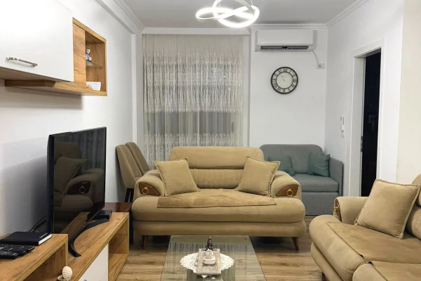 Shtepi me qera Apartament ne Tirane, 1+1, Mobilimi E mobiluar, Pagesa 48,000  Leke.