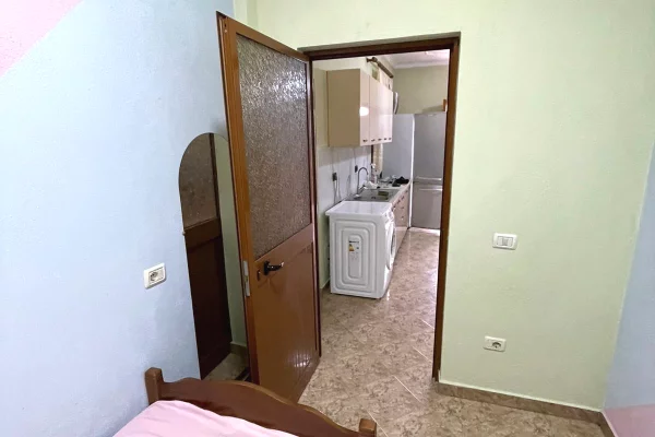 Shtepi me qera Apartament ne Tirane, 2+1, Mobilimi E mobiluar, Pagesa 40,000  Leke.
