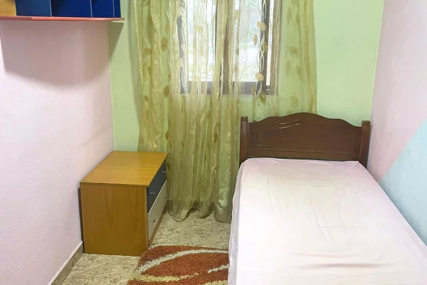 Shtepi me qera Apartament ne Tirane, 2+1, Mobilimi E mobiluar, Pagesa 40,000  Leke.