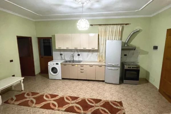 Shtepi me qera Apartament ne Tirane, 2+1, Mobilimi E mobiluar, Pagesa 40,000  Leke.