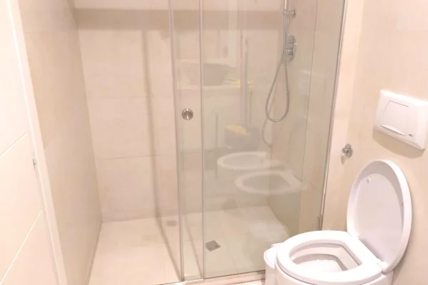 Shtepi me qera Apartament ne Tirane, 1+1, Mobilimi Pjeserisht e mobiluar, Pagesa 90,000  Leke.