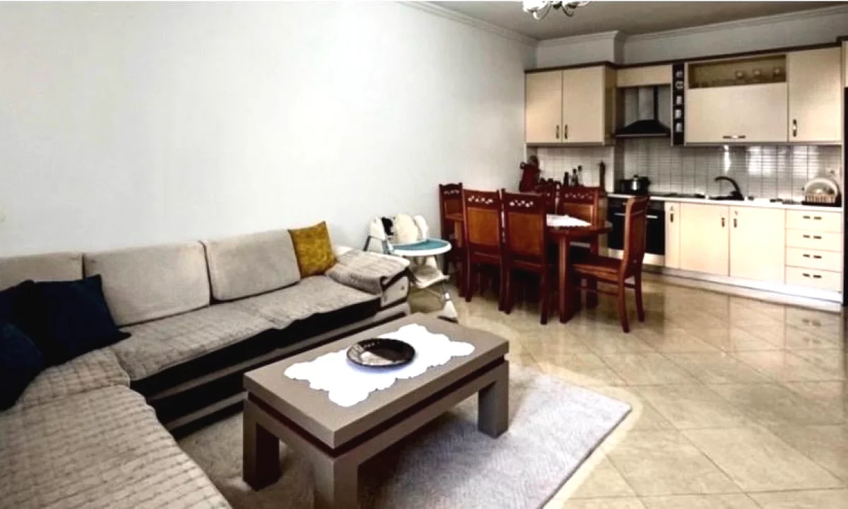 Shtepi me qera Apartament ne Tirane, 2+1, Mobilimi E mobiluar, Pagesa 45,000  Leke.