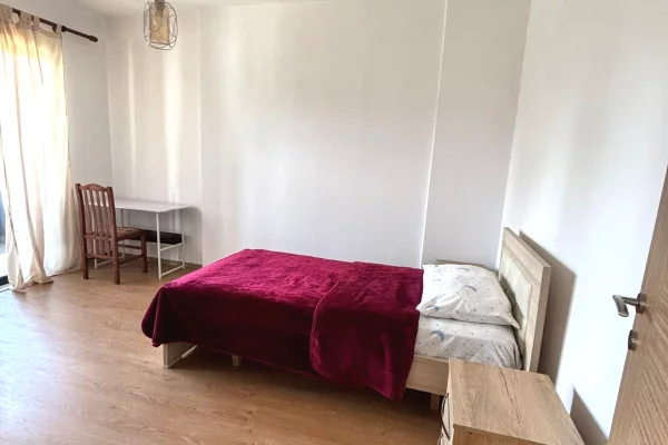 Shtepi me qera Apartament ne Tirane, 3+1, Mobilimi E mobiluar, Pagesa 50,000  Leke.
