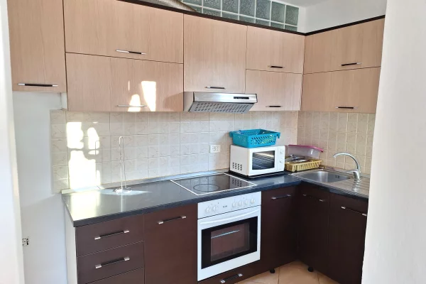 Shtepi me qera Apartament ne Tirane, 2+1, Mobilimi E mobiluar, Pagesa 50,000  Leke.
