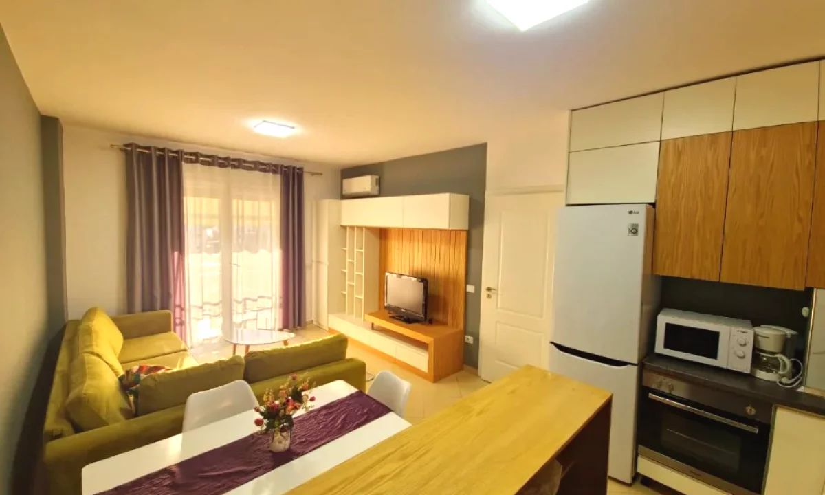 Shtepi me qera Apartament ne Tirane, 2+1, Mobilimi E mobiluar, Pagesa 650  Euro.