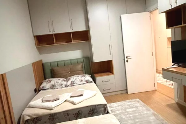 Shtepi me qera Apartament ne Tirane, 1+1, Mobilimi E mobiluar, Pagesa 65,000  Leke.