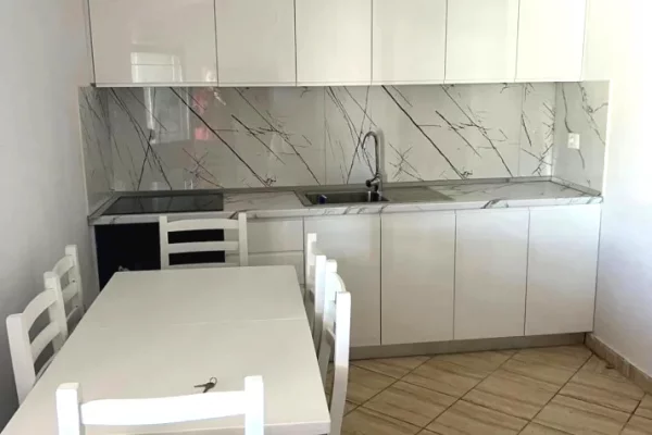 Shtepi me qera 2+1 ne Tirane - 350 Euro