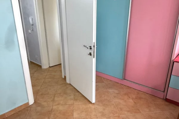 Shtepi me qera Apartament ne Tirane, 2+1, Mobilimi E mobiluar, Pagesa 80,000  Leke.