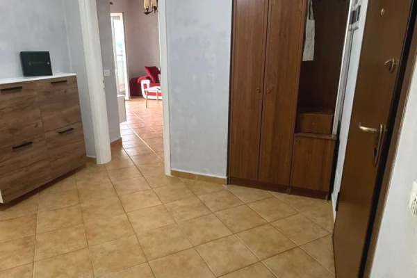 Shtepi me qera Apartament ne Tirane, 2+1, Mobilimi E mobiluar, Pagesa 80,000  Leke.
