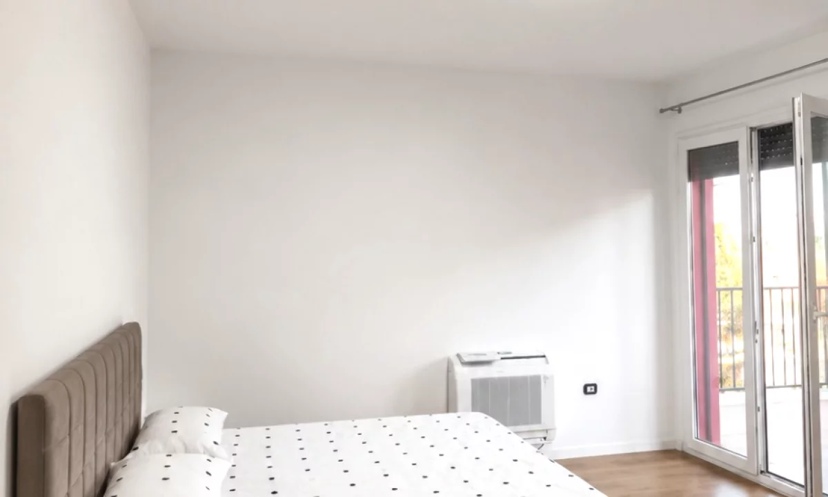 Shtepi me qera Apartament ne Tirane, 2+1, Mobilimi E mobiluar, Pagesa 40,000  Leke.
