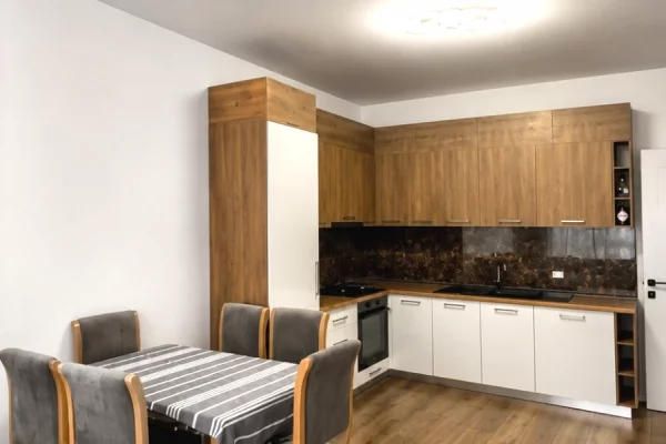 Shtepi me qera Apartament ne Tirane, 2+1, Mobilimi E mobiluar, Pagesa 40,000  Leke.
