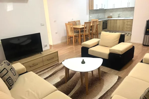 Shtepi me qera 3+1 ne Tirane - 60,000 Leke