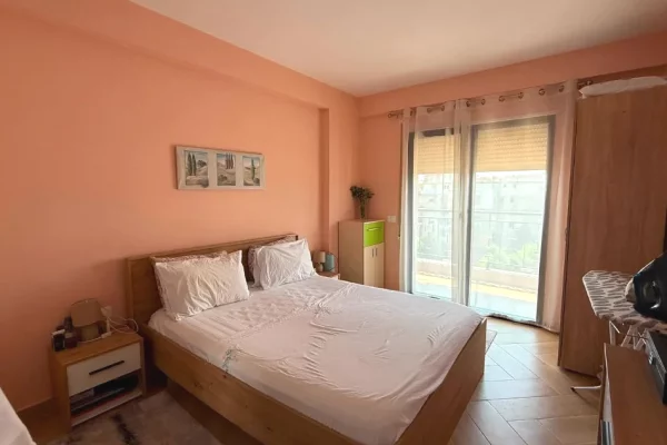 Shtepi me qera Apartament ne Tirane, 1+1, Mobilimi E mobiluar, Pagesa 65,000  Leke.