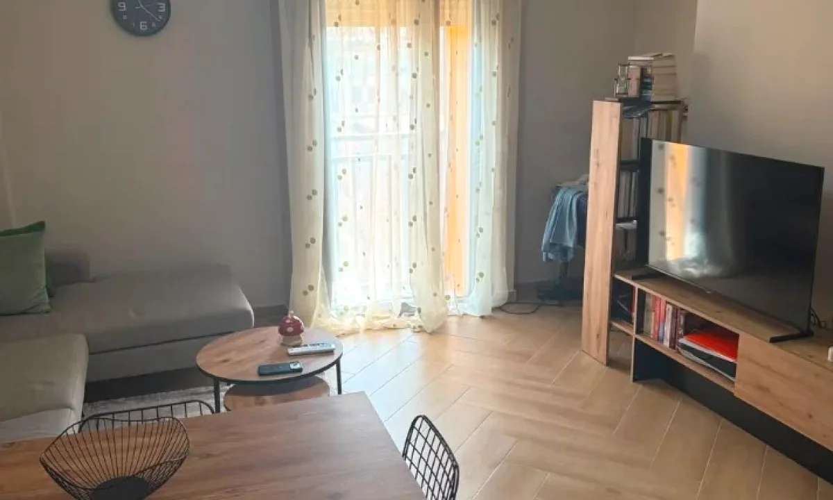 Shtepi me qera Apartament ne Tirane, 2+1, Mobilimi E mobiluar, Pagesa 55,000  Leke.