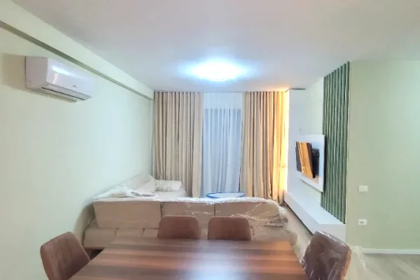 Shtepi me qera 2+1 ne Tirane - 1,200 Euro