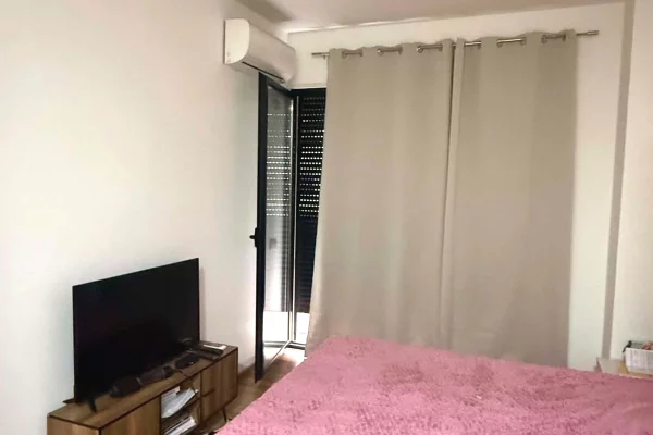 Shtepi me qera Apartament ne Tirane, 1+1, Mobilimi E mobiluar, Pagesa 60,000  Leke.