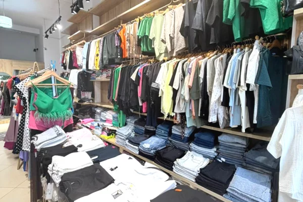 Shitet biznesi Butik, ne Astir 