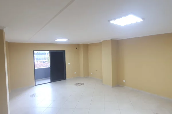 Jepet ambient me qera per zyra ne Qender.