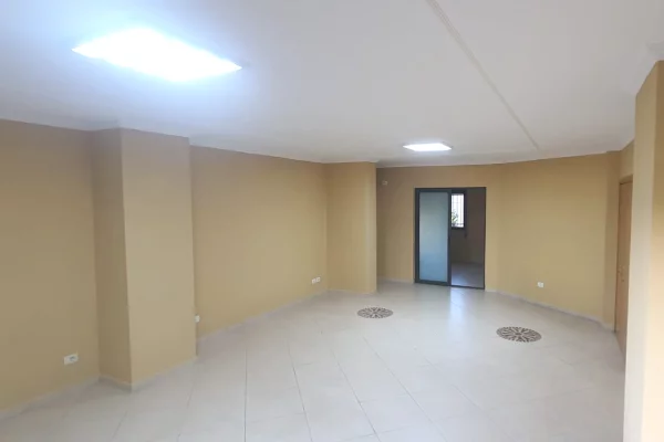 Jepet ambient me qera per zyra ne Qender.