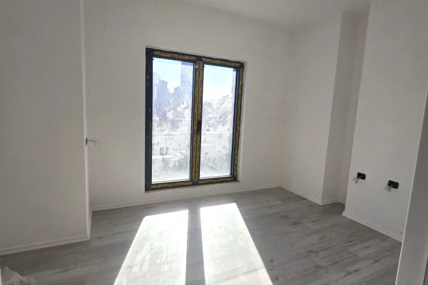 Shtepi me qera Apartament ne Tirane, 2+1, Mobilimi Bosh, pa mobiluar, Pagesa 1,000  Euro.