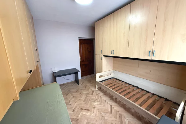 Shtepi me qera Apartament ne Tirane, 2+1, Mobilimi E mobiluar, Pagesa 550  Euro.