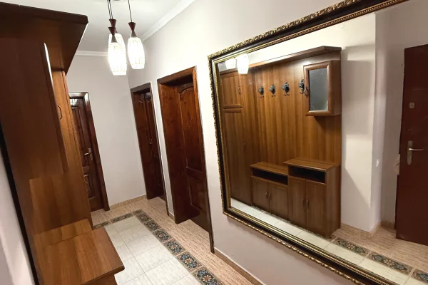 Shtepi me qera Apartament ne Tirane, 2+1, Mobilimi E mobiluar, Pagesa 550  Euro.