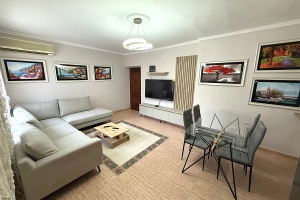 Shtepi me qera Apartament ne Tirane, 2+1, Mobilimi E mobiluar, Pagesa 550  Euro.