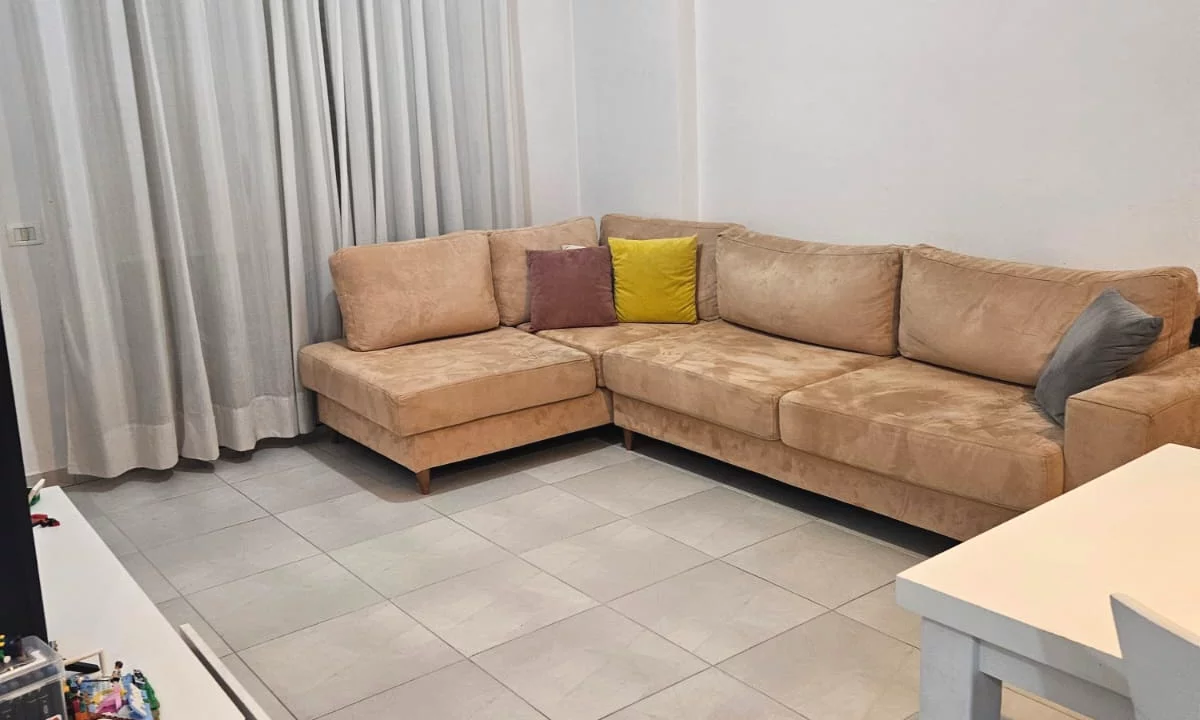 Shtepi me qera Apartament ne Tirane, 2+1, Mobilimi E mobiluar, Pagesa 60,000  Leke.