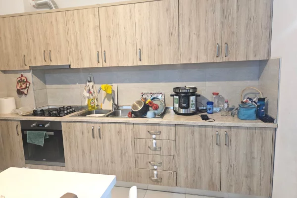 Shtepi me qera Apartament ne Tirane, 2+1, Mobilimi E mobiluar, Pagesa 60,000  Leke.