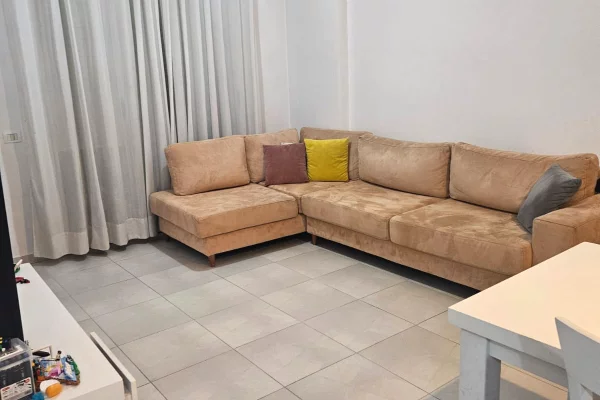 Shtepi me qera Apartament ne Tirane, 2+1, Mobilimi E mobiluar, Pagesa 60,000  Leke.