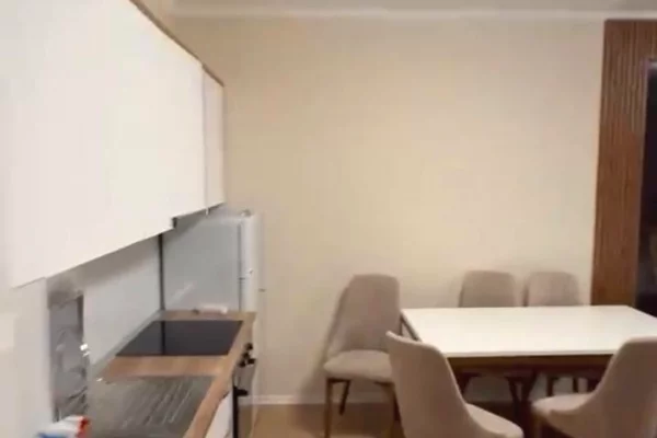 Shtepi me qera Apartament ne Tirane, 2+1, Mobilimi E mobiluar, Pagesa 700  Euro.
