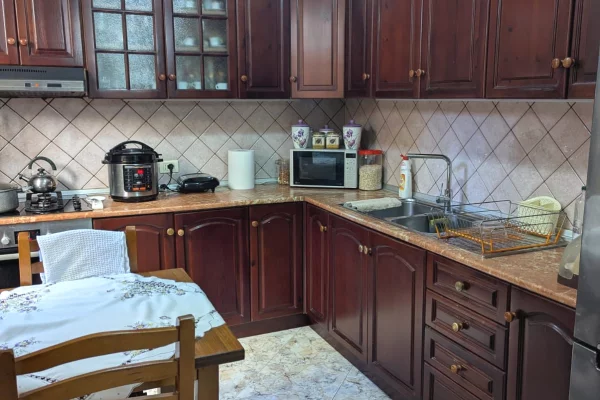 Shtepi ne shitje Vila Luksoze ne Tirane, 6+1, Mobilimi E mobiluar, Pagesa 520,000  Euro.