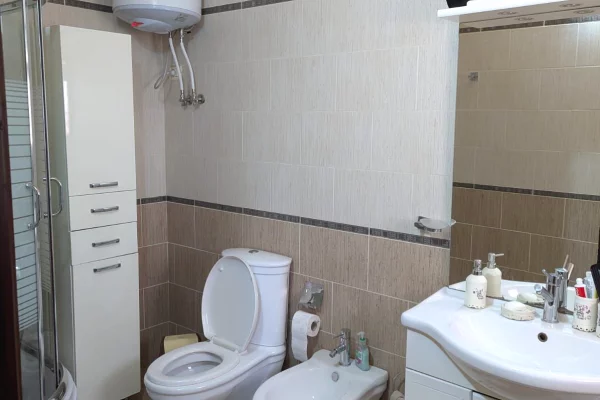Shtepi ne shitje Vila Luksoze ne Tirane, 6+1, Mobilimi E mobiluar, Pagesa 520,000  Euro.