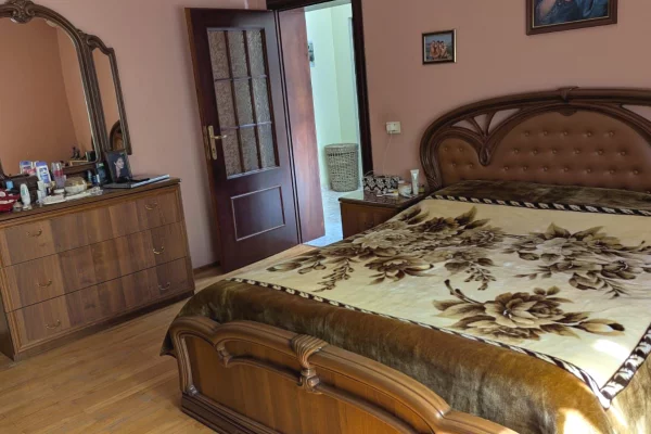 Shtepi ne shitje Vila Luksoze ne Tirane, 6+1, Mobilimi E mobiluar, Pagesa 520,000  Euro.