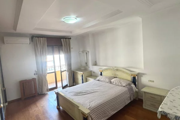 Shtepi me qera 2+1 ne Tirane - 1,100 Euro