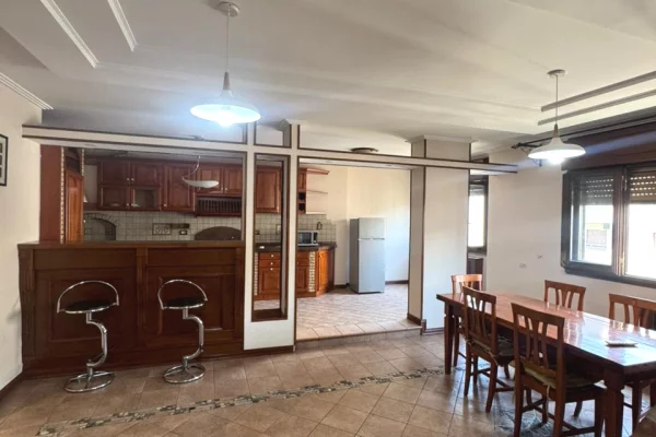 Shtepi me qera Apartament ne Tirane, 2+1, Mobilimi E mobiluar, Pagesa 1,100  Euro.