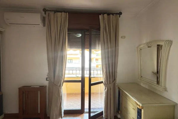 Shtepi me qera Apartament ne Tirane, 2+1, Mobilimi E mobiluar, Pagesa 1,100  Euro.