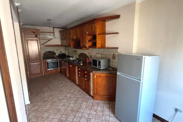 Shtepi me qera Apartament ne Tirane, 2+1, Mobilimi E mobiluar, Pagesa 1,100  Euro.