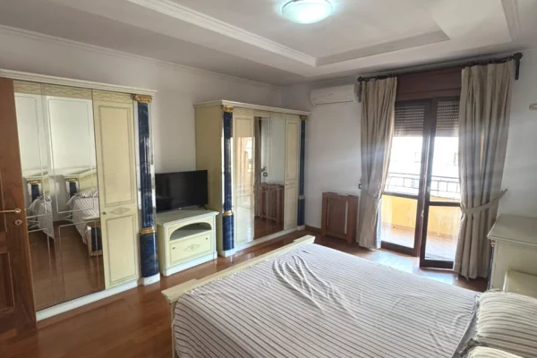 Shtepi me qera Apartament ne Tirane, 2+1, Mobilimi E mobiluar, Pagesa 1,100  Euro.