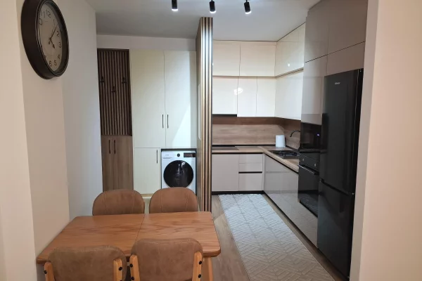 Shtepi me qera Apartament ne Tirane, 2+1, Mobilimi E mobiluar, Pagesa 750  Euro.